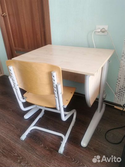 Растущая парта и стул бу
