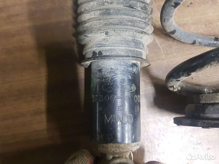 Амортизатор задний Kia Rio 3