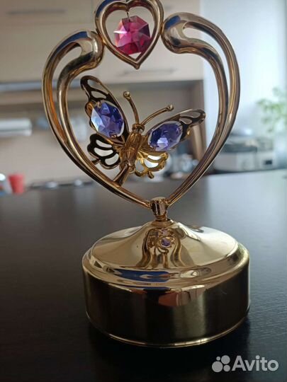 Фигурки с кристаллами