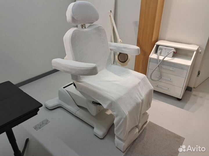 Кресло для педикюра с электроприводом
