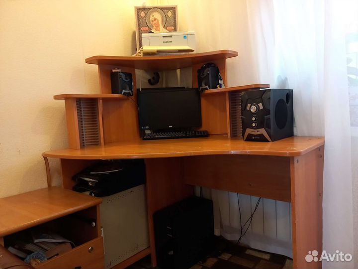 Компьютерный стол