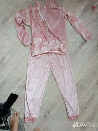 Спортивный костюм женский