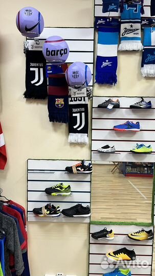 Клубная футбольная форма и атрибутика