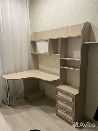 Компьютерный стол