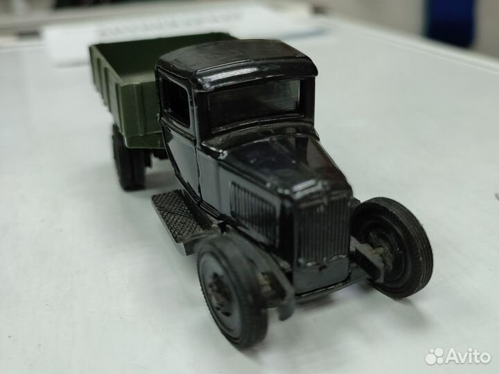 Модель грузовика СССР газ-аа