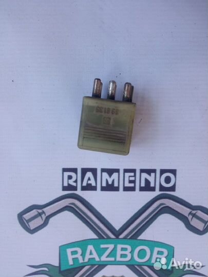 Реле стеклоподъемников Mercedes-Benz W124