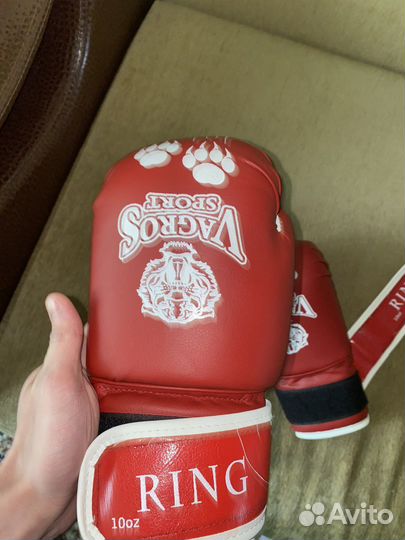 Боксерские перчатки 10 oz