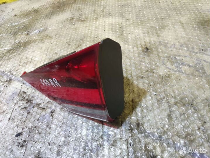 Правый Фонарь в крышку багажника Genesis G80