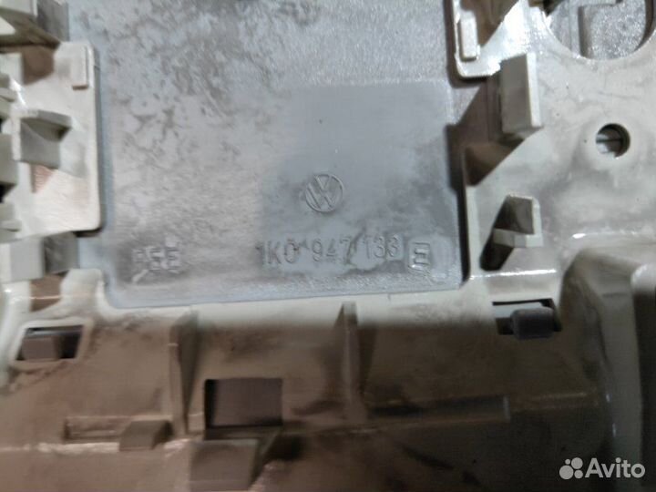 Плафон освещения Volkswagen Passat B6 1.9 BXE 2006