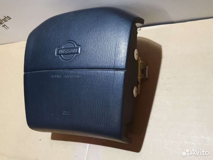 Подушка безопасности в руль Nissan Laurel