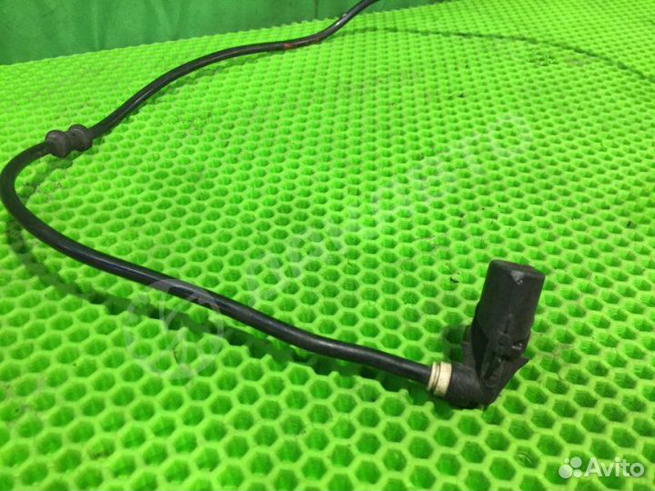 Датчик ABS задний правый Mercedes-Benz C W202