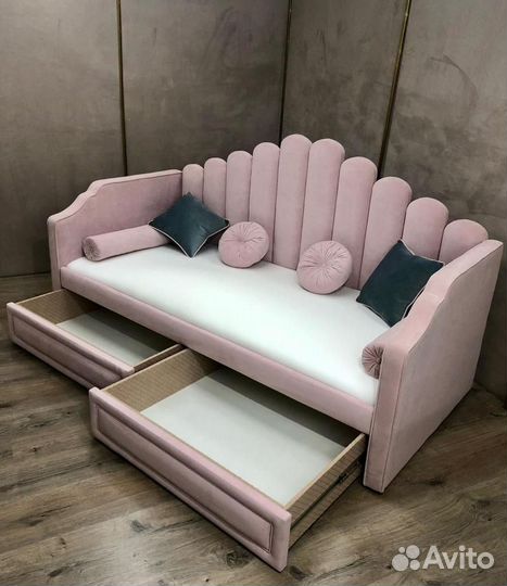 Кровать детская