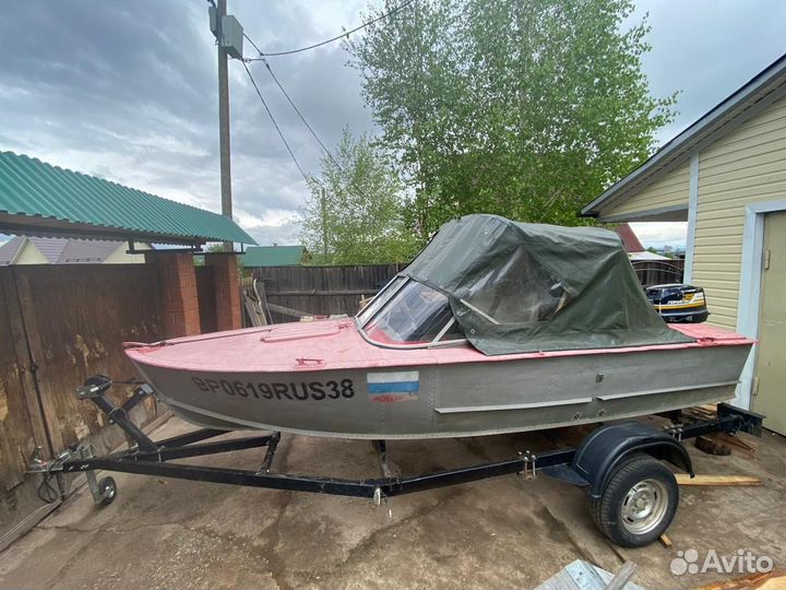 Продам лодку прогресс 2м с мотором Tohatsu 35
