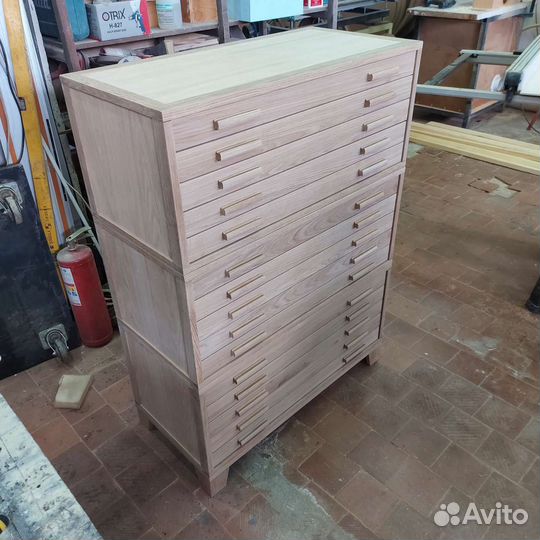 Стеллаж коллекционный. Полки витрины