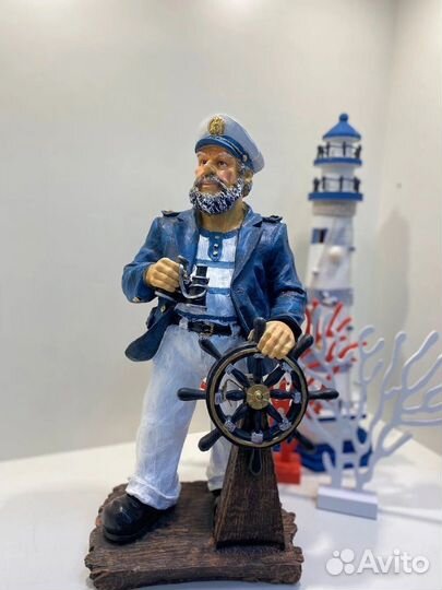 Капитан статуэтка