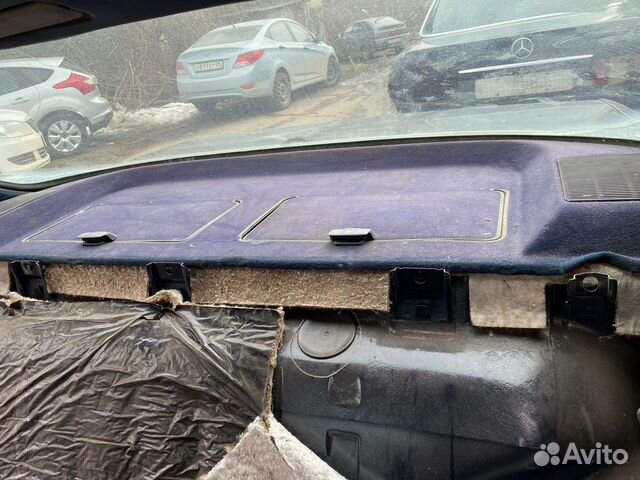 Задняя полка Mercedes W126