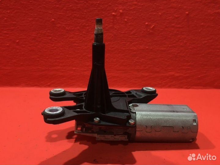 Моторчик стеклоочистителя задний Nissan Primera