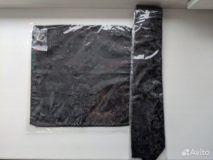 Комплект: галстук+платок (новое)