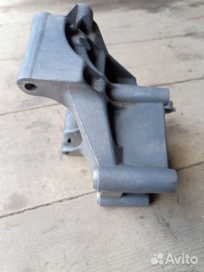 Кронштейн генератора bmw 3 e46 с натяжителем