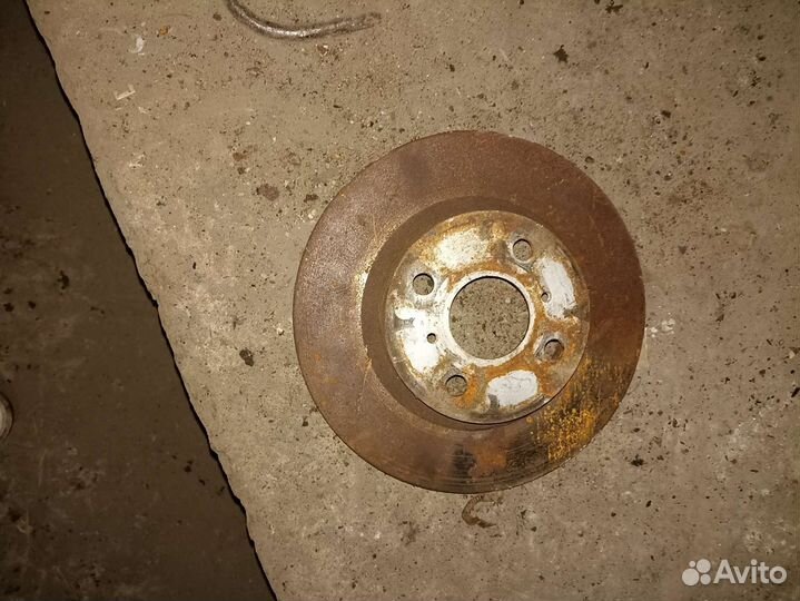 Тормозной диск Toyota Corolla Levin 7