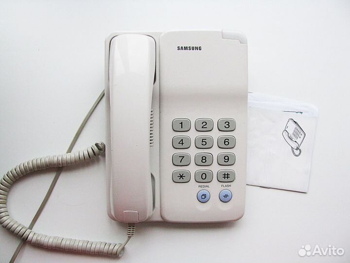Телефон кнопочный Samsung