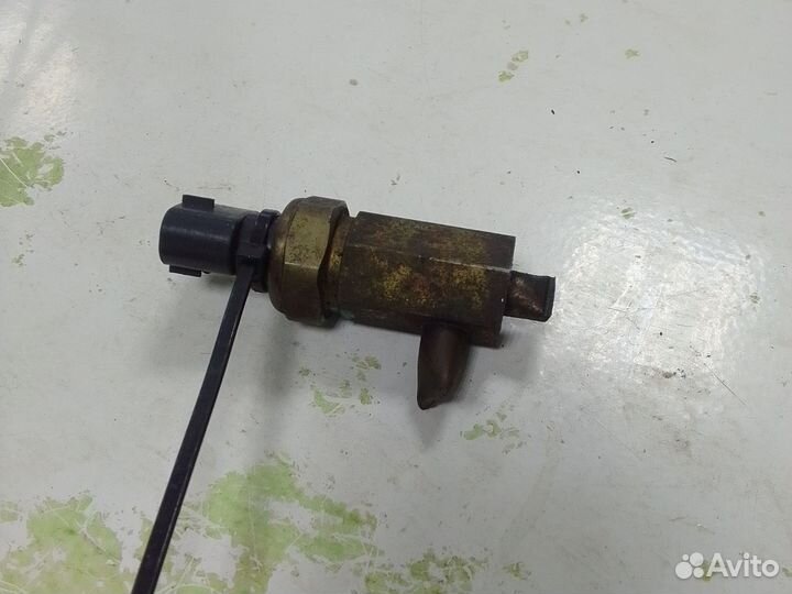 Датчик давления масла гидроусилителя Toyota Yaris