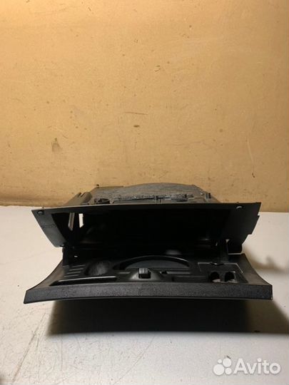 Бардачок Peugeot 308 EP6