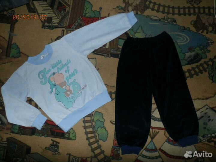 Новые велюровые костюмы и б/у на мальчика