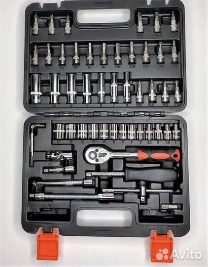 Набор инструментов для авто в чемодане
