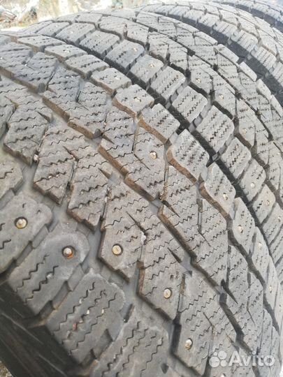 Continental VanContact Ice 215/75 R16C