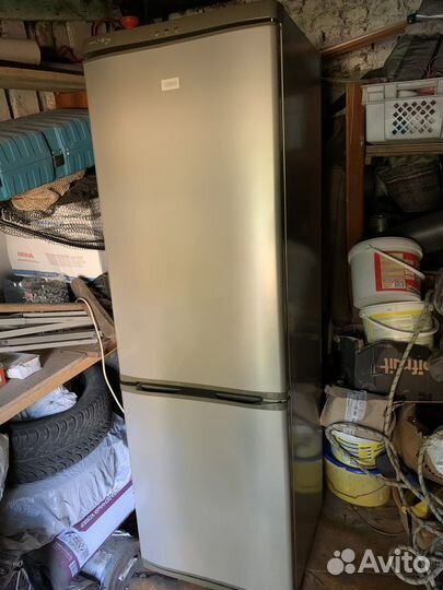 Двухкамерный холодильник Zanussi