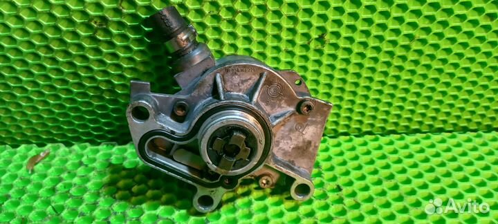 Насос вакуумный Skoda Octavia A4