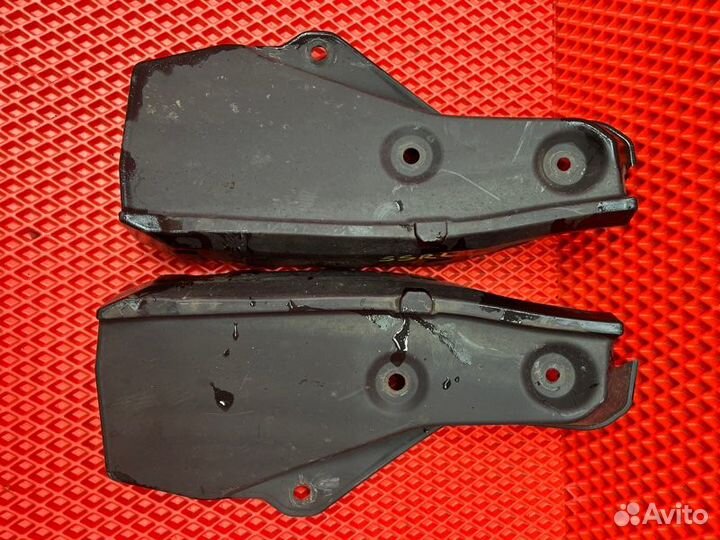 Брызговик задний Toyota Noah ZWR80G 2ZR-FXE 2015