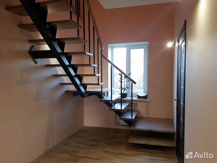 Лестница на металлокаркасе. Косоур под ключ