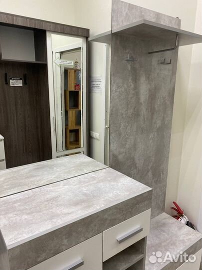 Прихожая инстаил бетон/белый