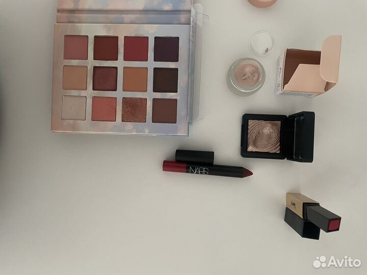 Тени и помады