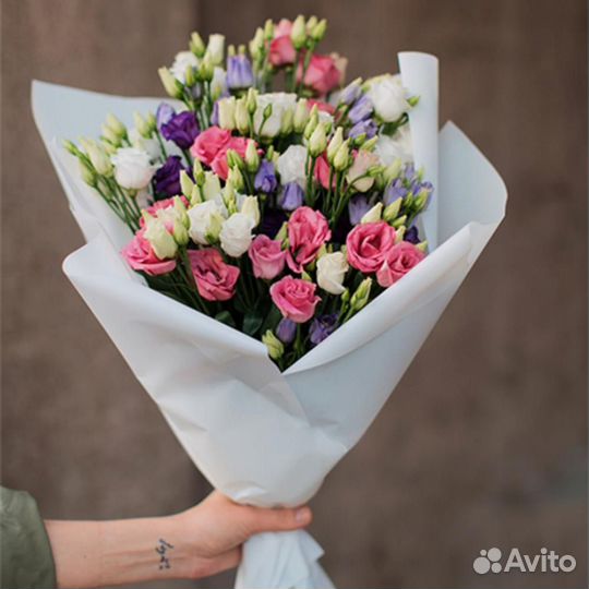 Букет из разноцветных эустом 51 шт