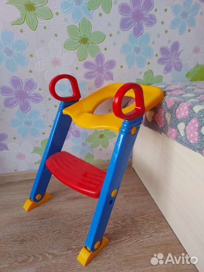 Сиденье для унитаза со ступенькой