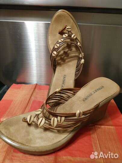 Босоножки на танкетке 38 39 размер
