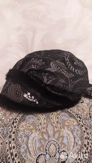 Берет/бандана, шапка зимняя.Меховые элементы,брошь