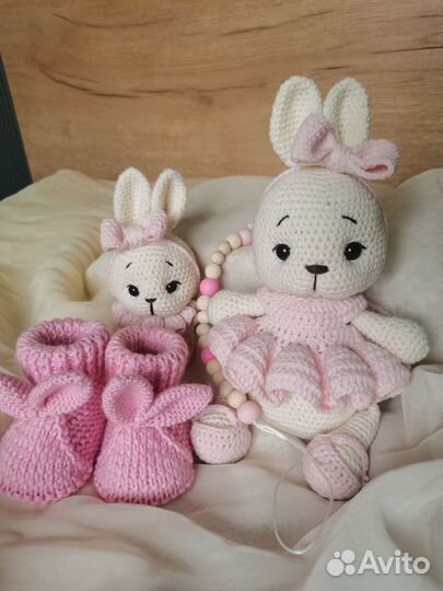 Вязаный набор погремушка игрушка пинетки держатель