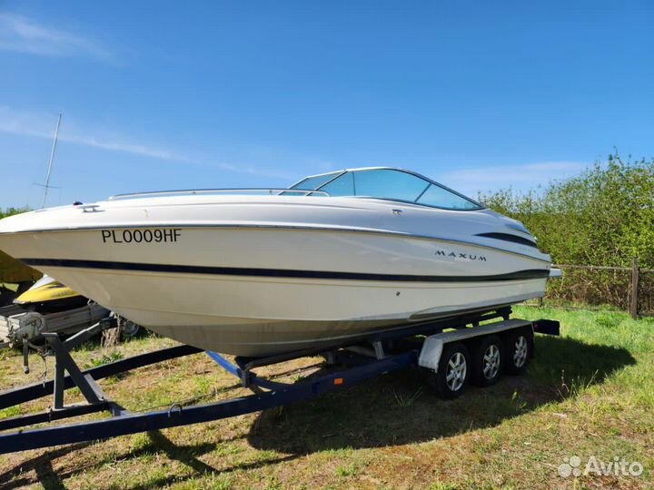 Американский катер Maxum 2400 SC