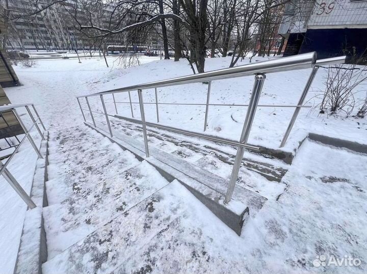 Перила на пандус