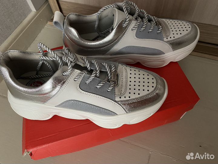 Кроссовки натуральная кожа