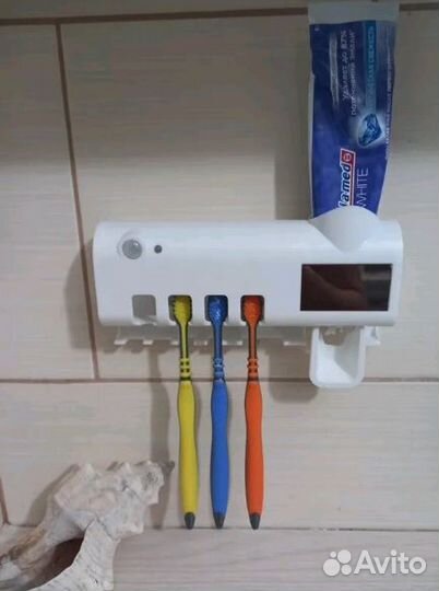 Держатель для зубных щёток