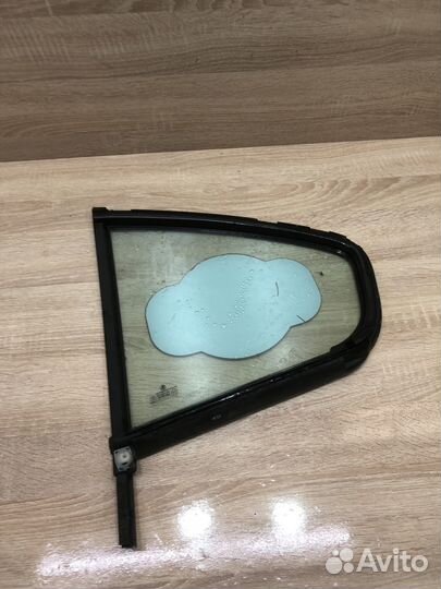 Форточка задней правой двери Шкода Октавия A5