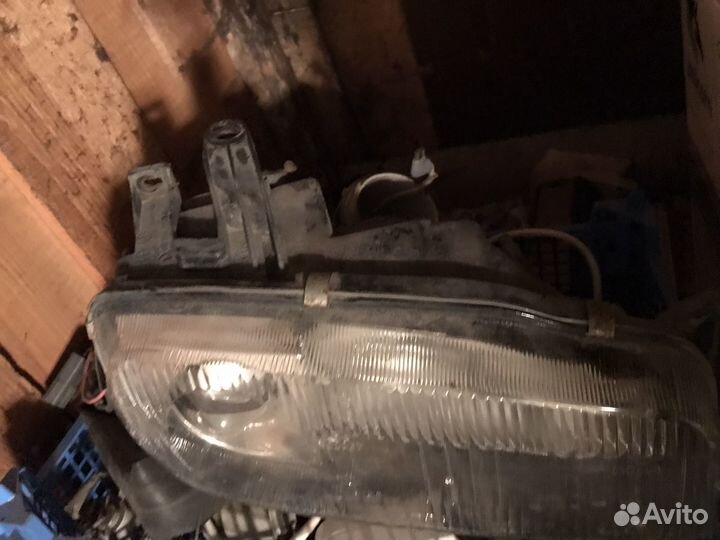 Продам фару для Мазда 323f (левая)
