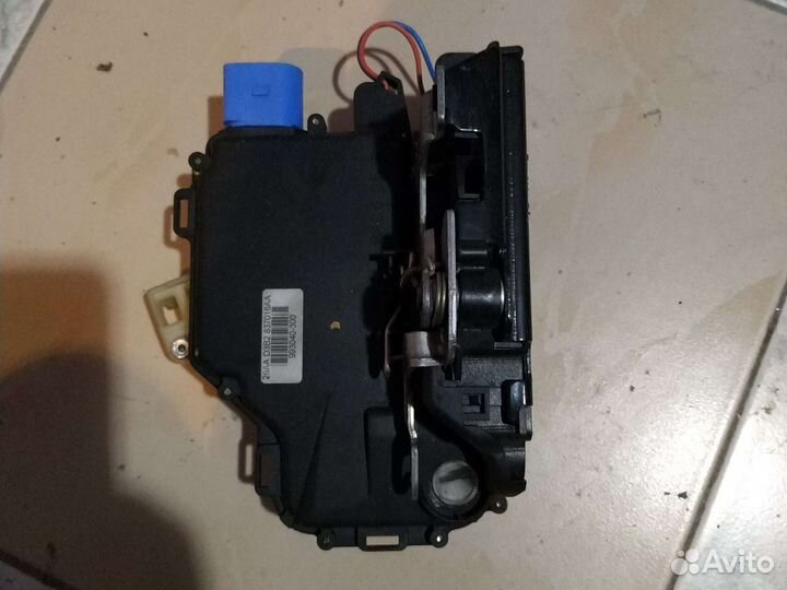 Замок двери skoda fabia