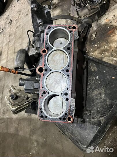 Двигатель Audi 80 B4 ADA 2.0 блок с поршнями