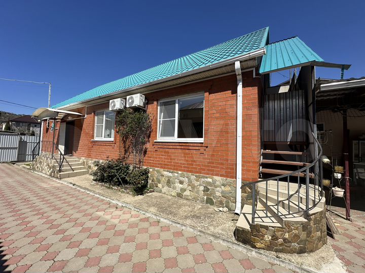 Дом 270 м² на участке 7 сот.